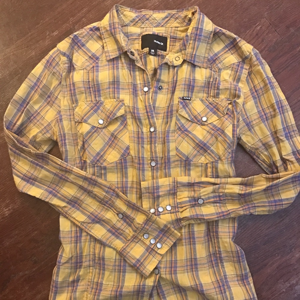Women's plaid Hurley Pearl snap button down size M